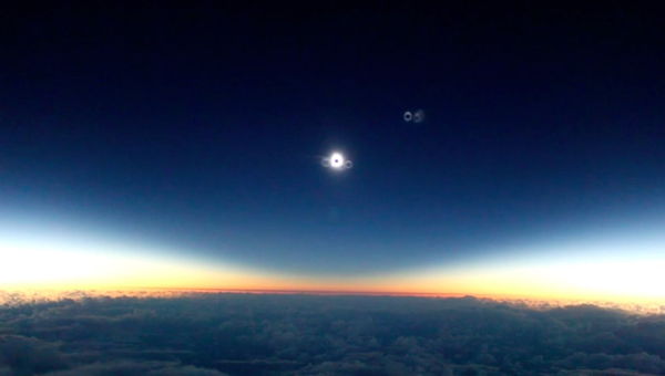 Eclipse desde un avión